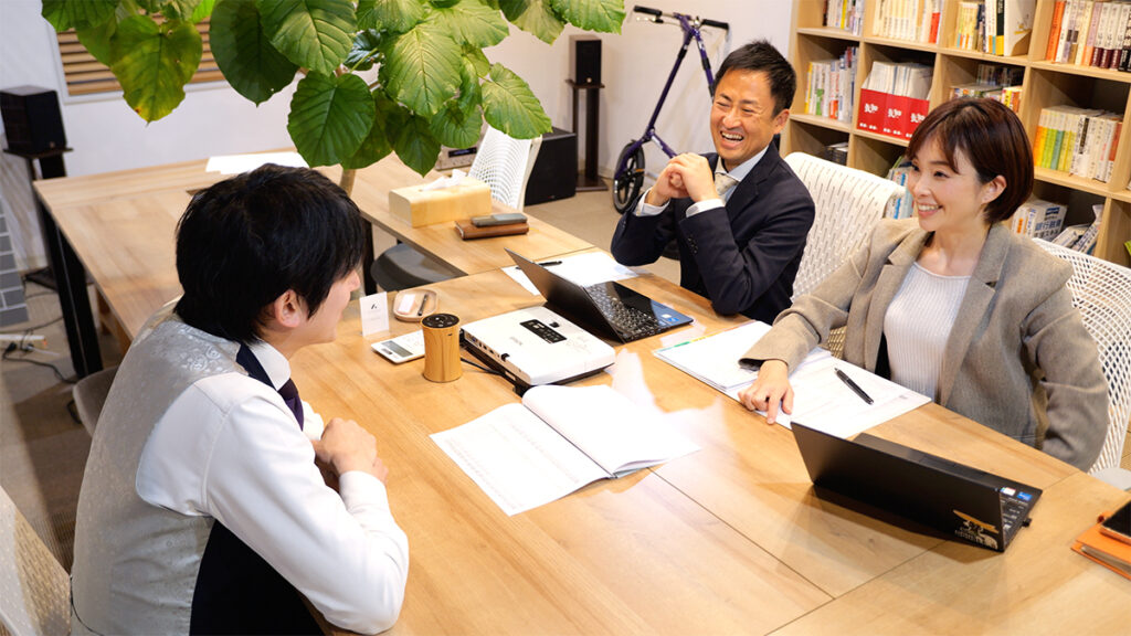 現場で、人として成長する