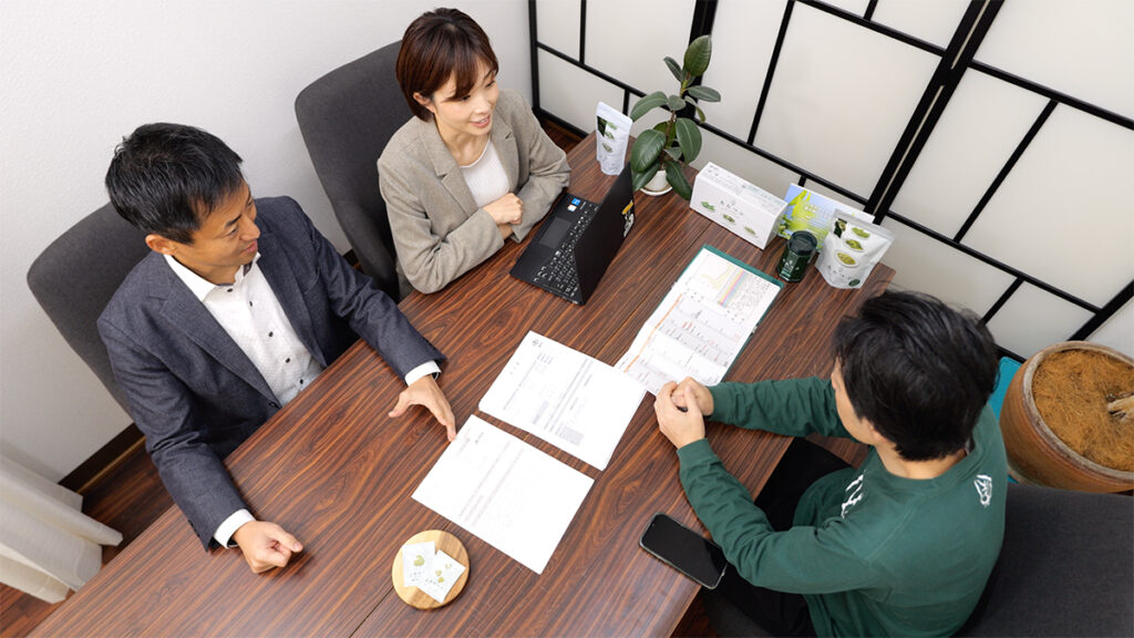 深く関わり、伴走する